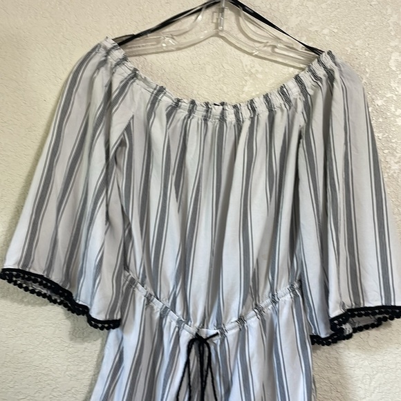 Forever 21 Striped Off-Shoulder Women's Top - Picture 2 of 7